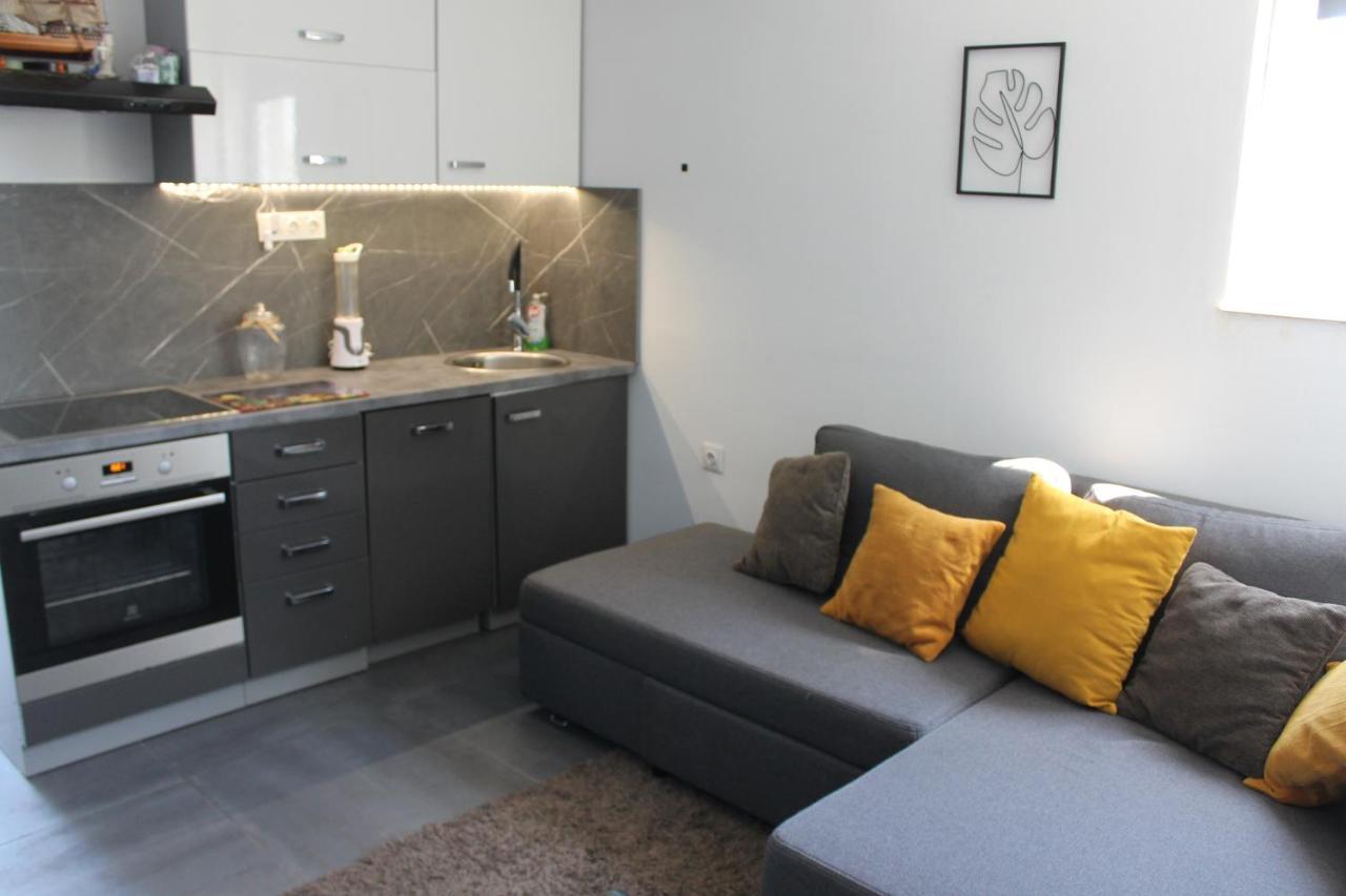Cozy Corners Apartment Nin Exterior photo